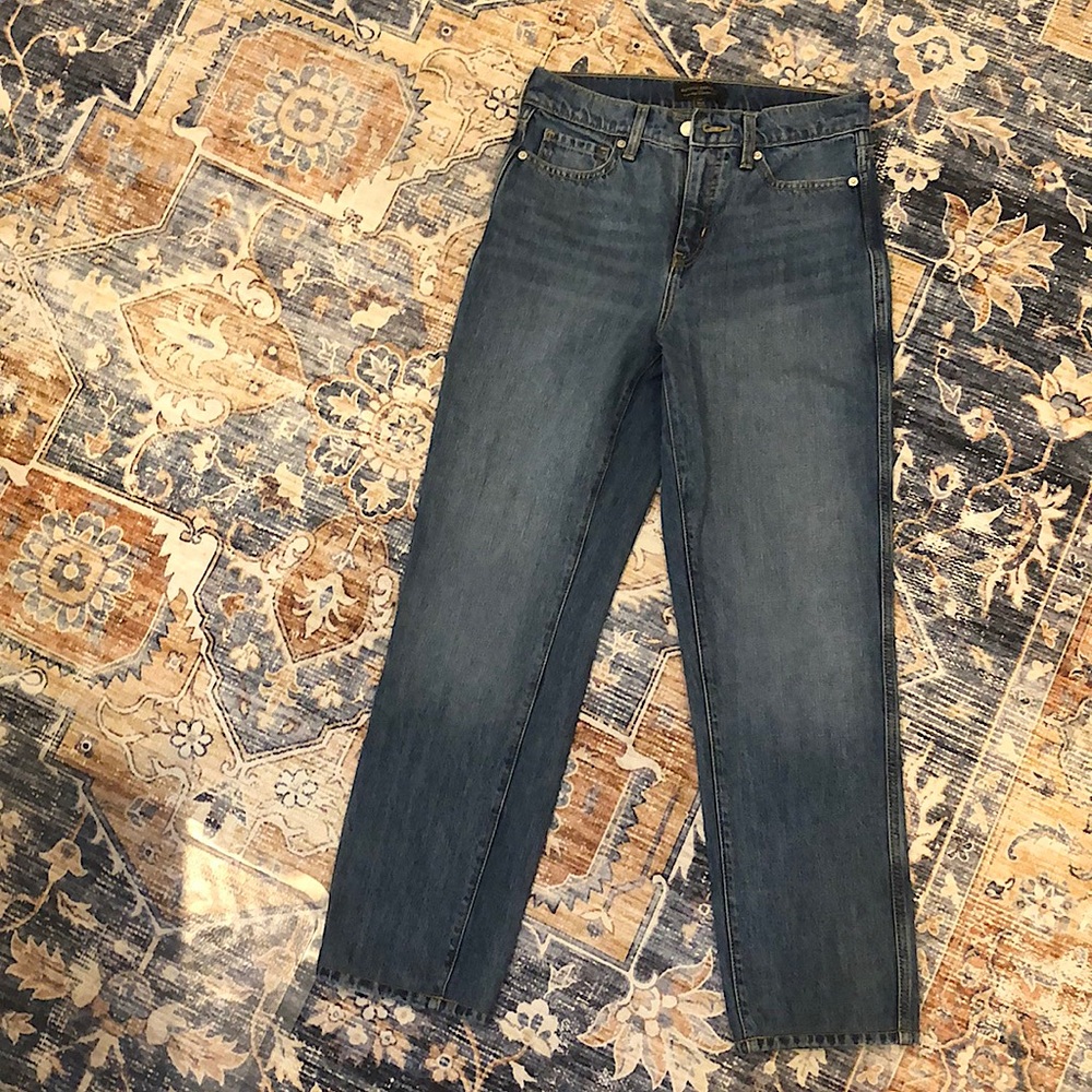 Banana Republic High-Rise Straight Fit